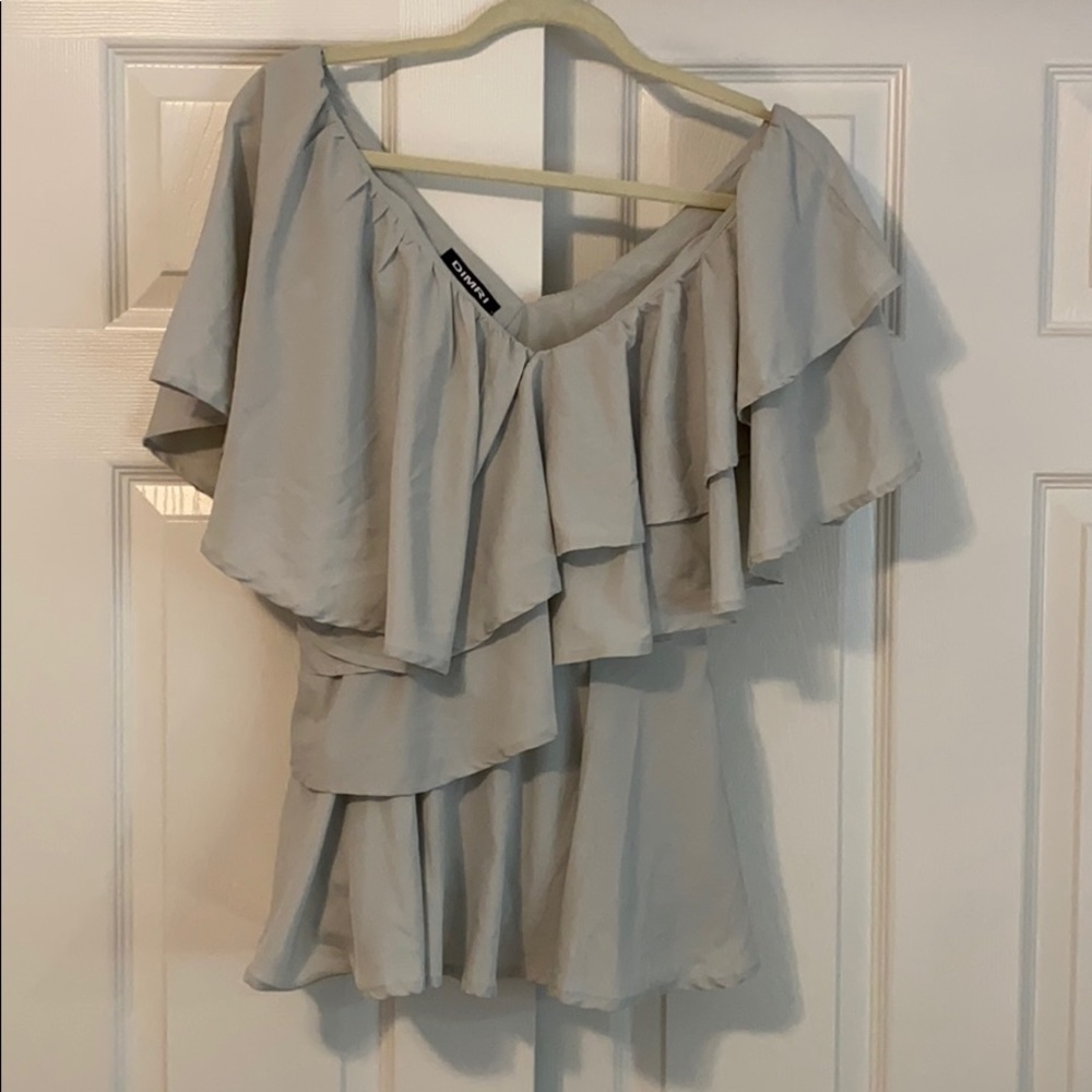 Dimri ruffle grey top